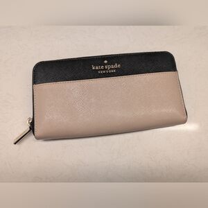 Kate Spade New York Two-Tone Zip Wallet - Black & Warm Beige, Staci Continental